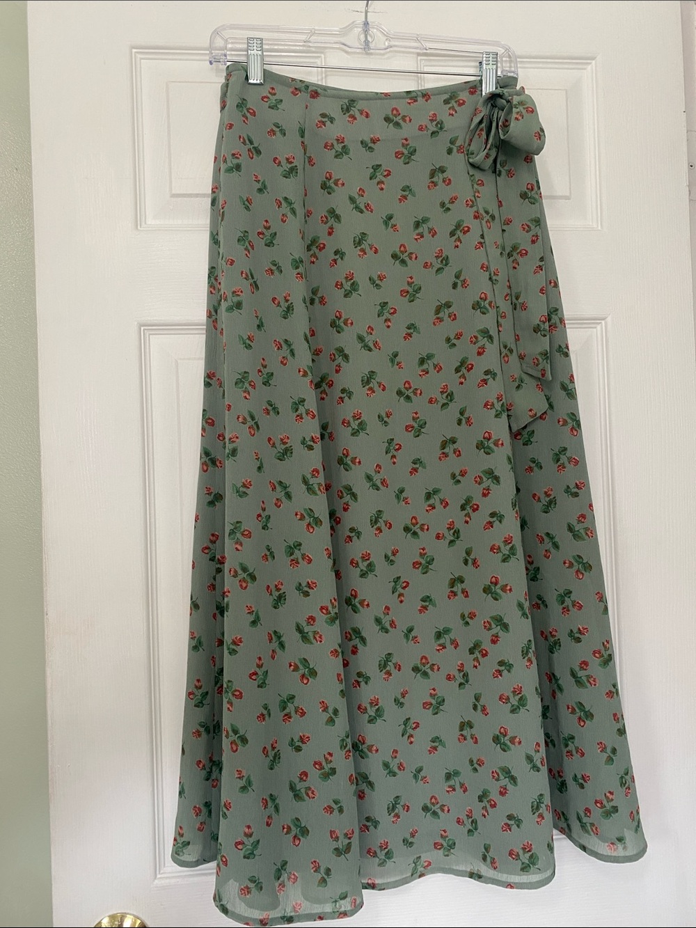 Liz Claiborne Sage Green Floral A-Line Wrap Skirt with Side Tie